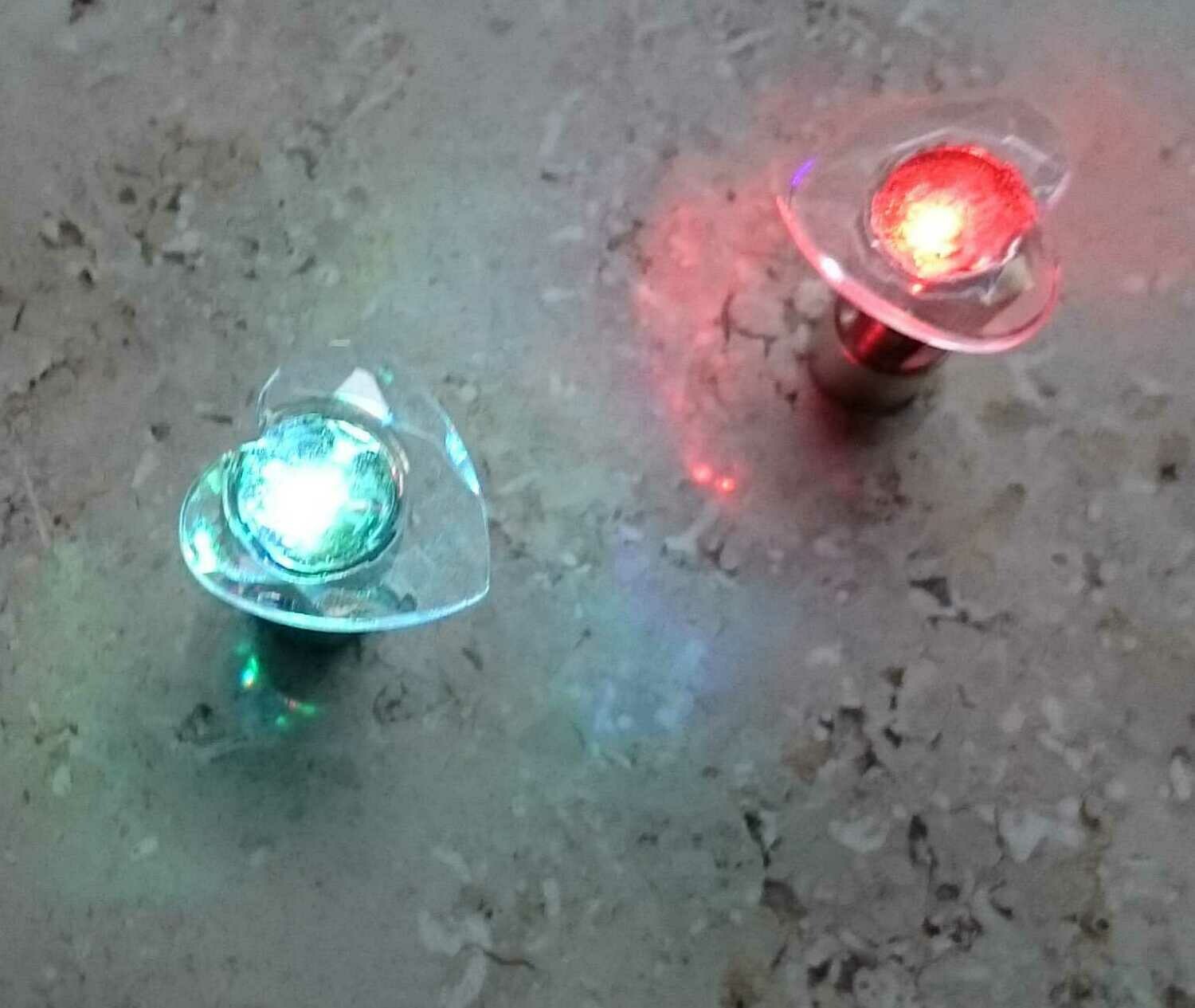 1 PAAR LED Herz Ohrstecker Ohrringe LED Schmuck Disko Mode multicolor bunt mc HERZ Form Farben wählbar