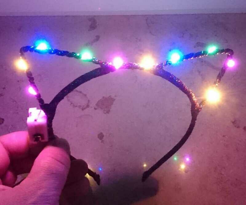 LED Haarreifen Leucht Blink CAT Katzen Ohren Katzenohren Haar Reif blinky Haarreif