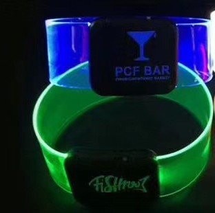 LED Leucht Armband Sound active Flash Bracelet 3 Programme power Arm Band LED Leucht Armband Sound active Flash Bracelet 3 Programme power Arm Band