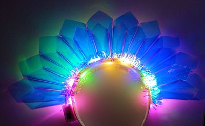 LED Krone Diadem SCHMETTERLING Prinzessin leucht Haar Reifen Haarreif mit Licht