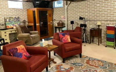 FREE Video Download Using Aromatherapy Products with EFT Tapping in Therapy Sessions