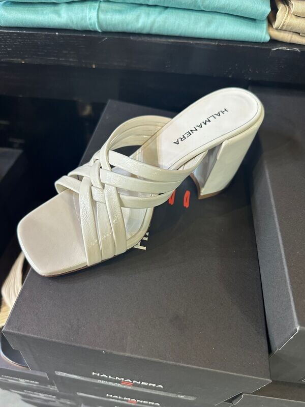 Halmanera White Heel
