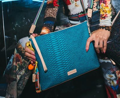 Consuela Indy Downtown Crossbody DTXB4841TSELOS