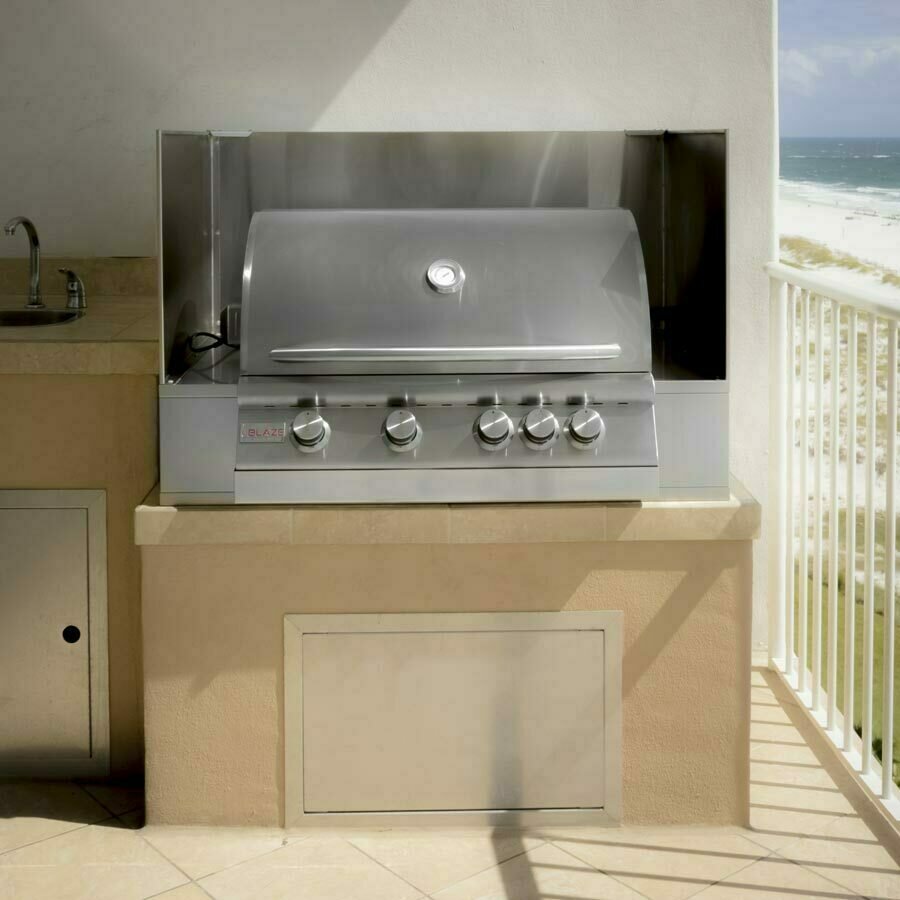 BLAZE Insulated Jacket with Wind Guard for 32&quot; Gas Grill