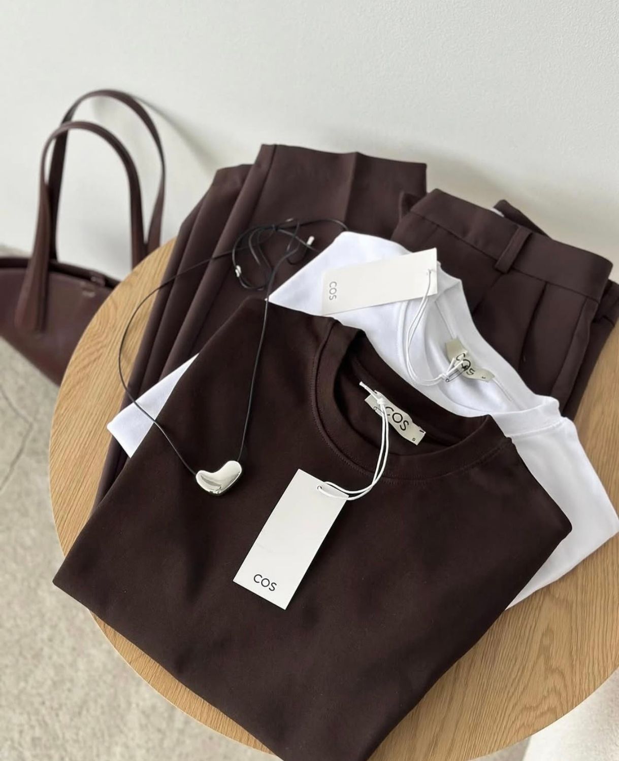 Baziniai marškinėliai Brown