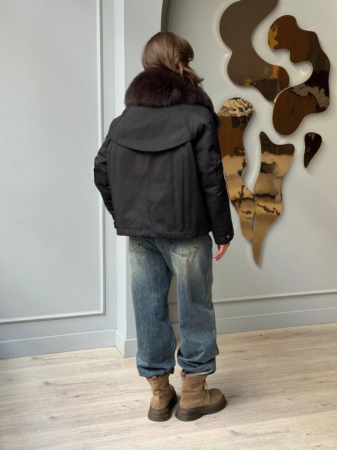 Parka juoda su rudu kailiu 