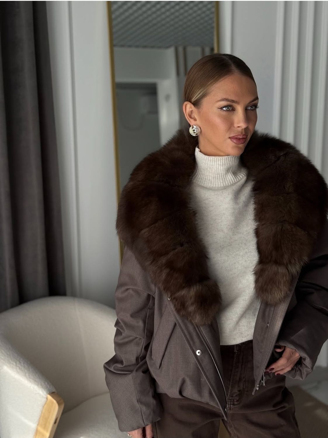 Pukinė striukė su natūraliu kailiu