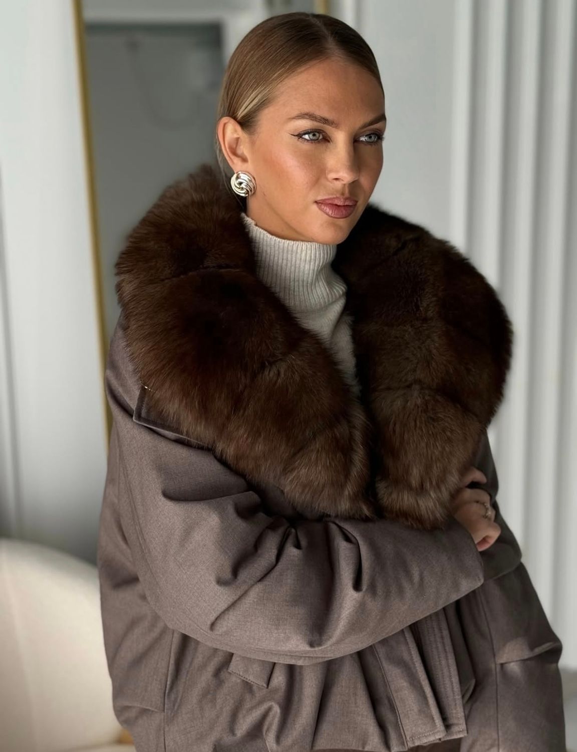 Pukinė striukė su natūraliu kailiu