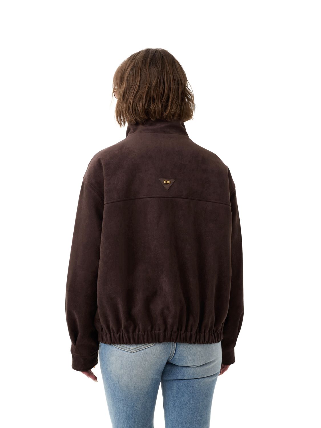 Šokoladinė striukė su zomšos tekstūra ir odos detalėmis