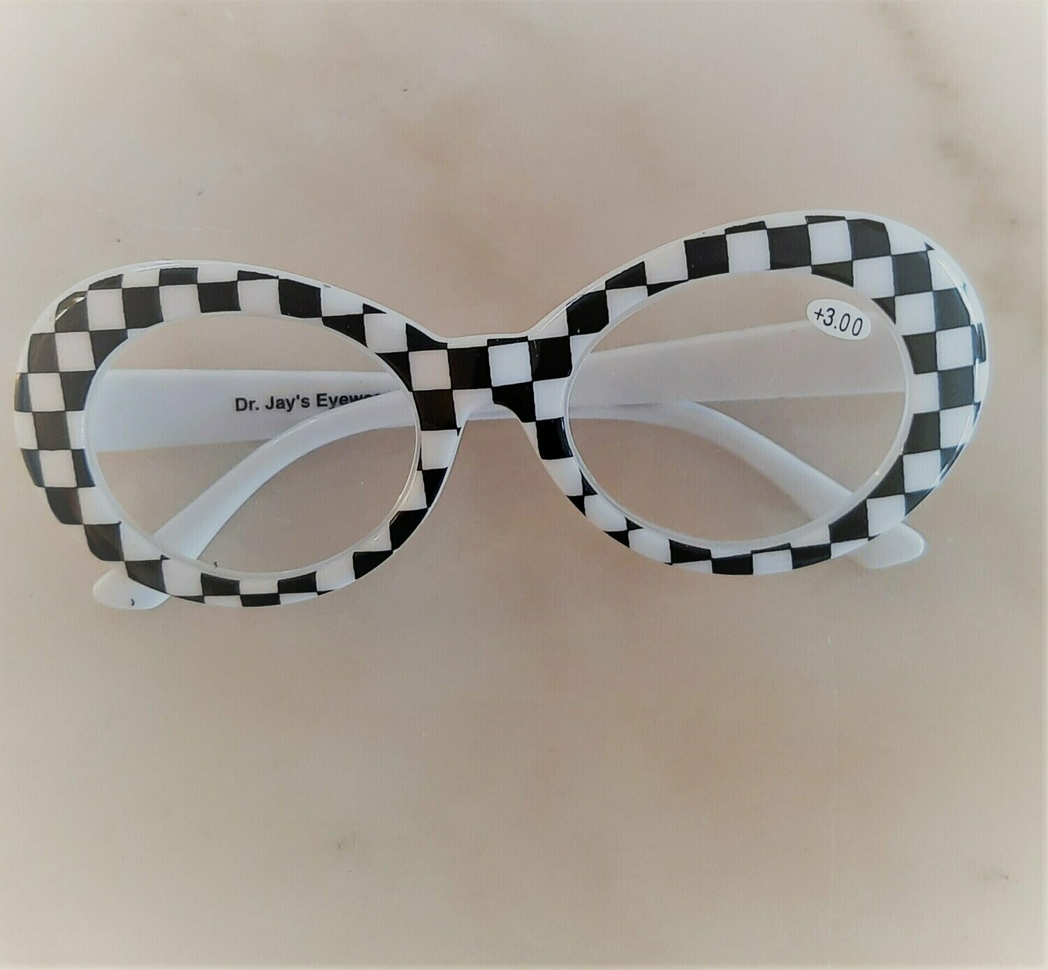 Black and White Round