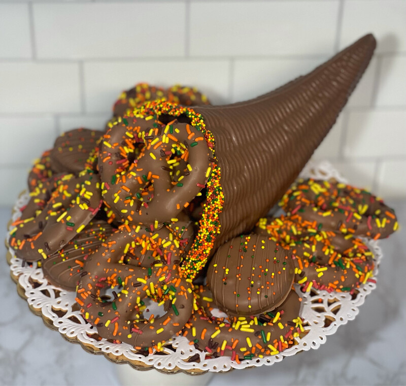 Medium Cornucopia with Pretzels & Oreos