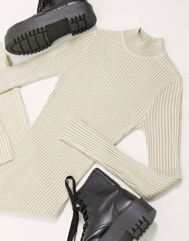 Vestido de canalé beige