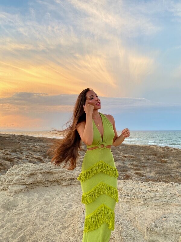 Vestido cut out flecos