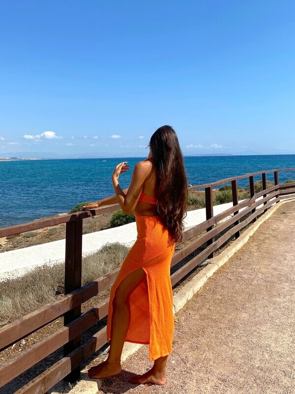 Vestido cut out aros naranja