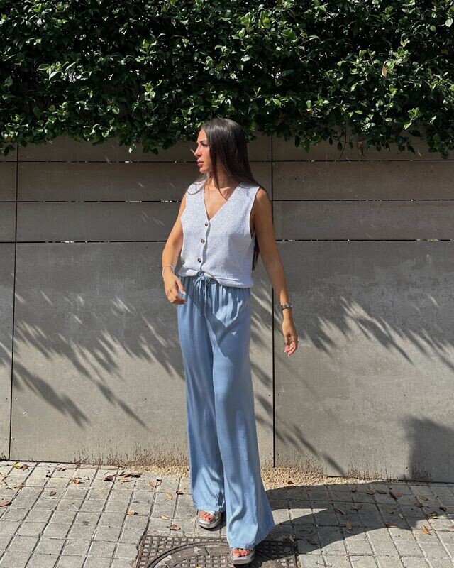 Pantalón efecto seda celeste