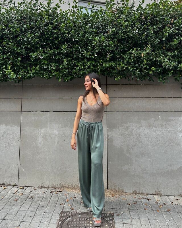 Pantalón efecto seda verde kaki