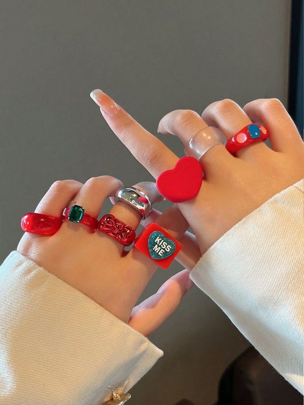 the red kiss me rings set
