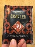 Dunkle Schokolade mit Ingwer & Zitrone.
Portionsbeutel 32g.  Eraclea Nr. 39.