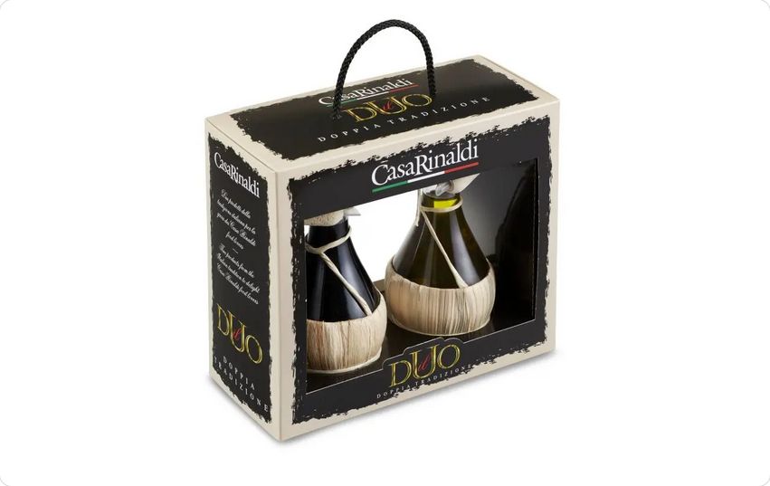 Geschenkverpackung mit einer Flasche Aceto Balsamico und 1 Flasche Olivenöl extra Vergine