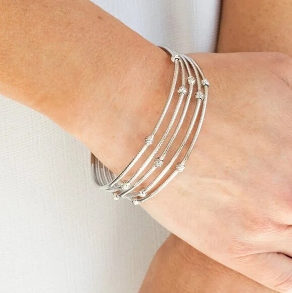 Paparazzi Face the Metallic Music Silver Bracelet