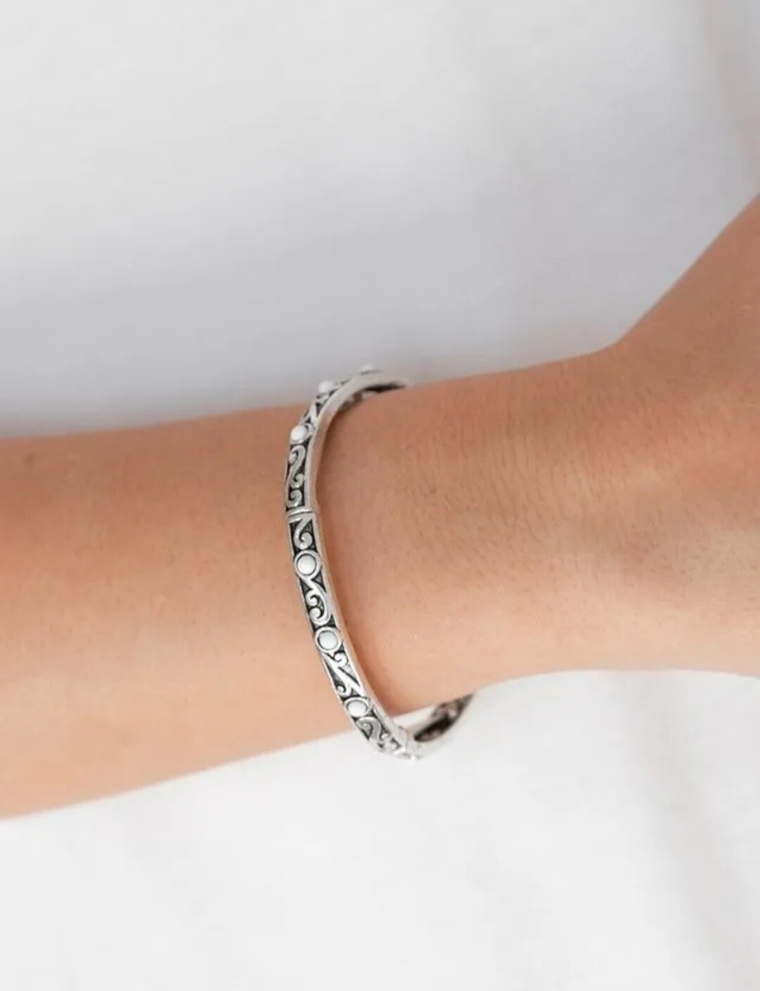 Paparazzi Malibu Marvelous White Bracelet