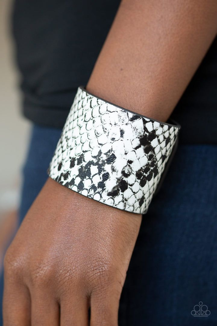 Paparazzi What&#39;s HISS is Mine White Urban Bracelet