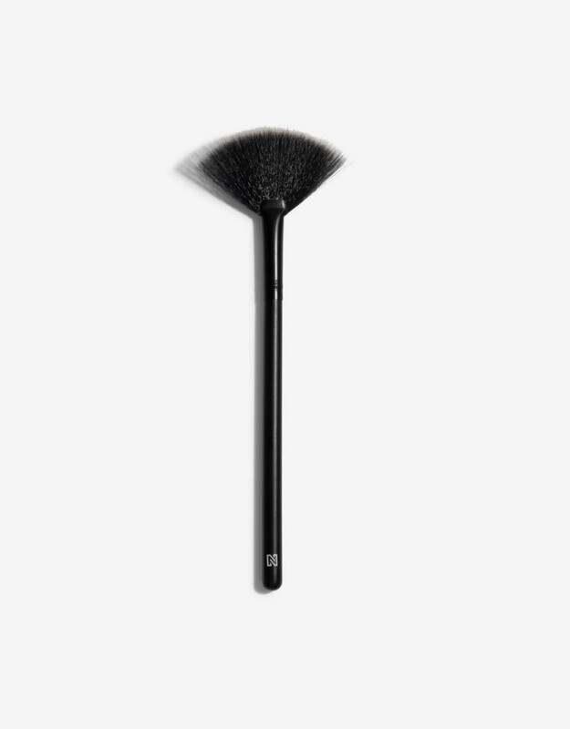 Nikkie beauty Highlighter brush 