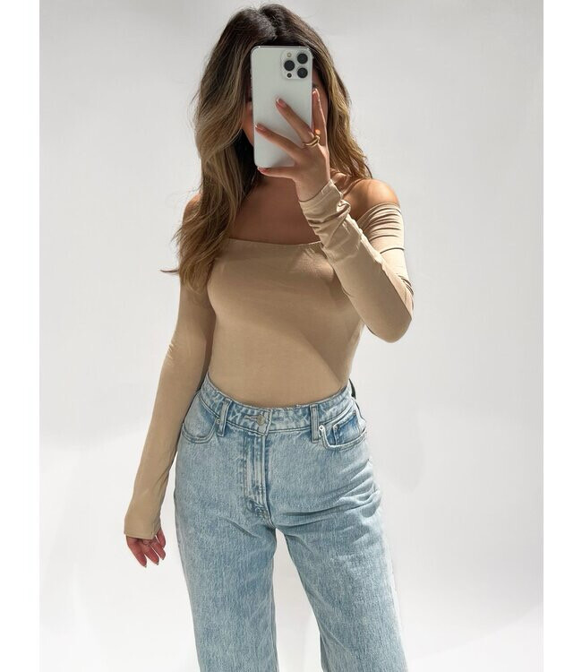 Jennie off shoulder top latte