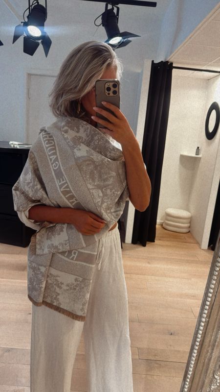 Sjaal / scarf beige print 