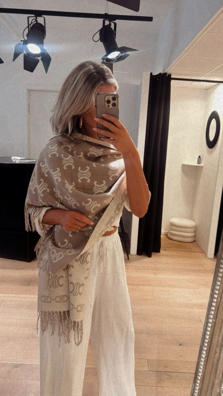 Sjaal / scarf taupe / beige logo 