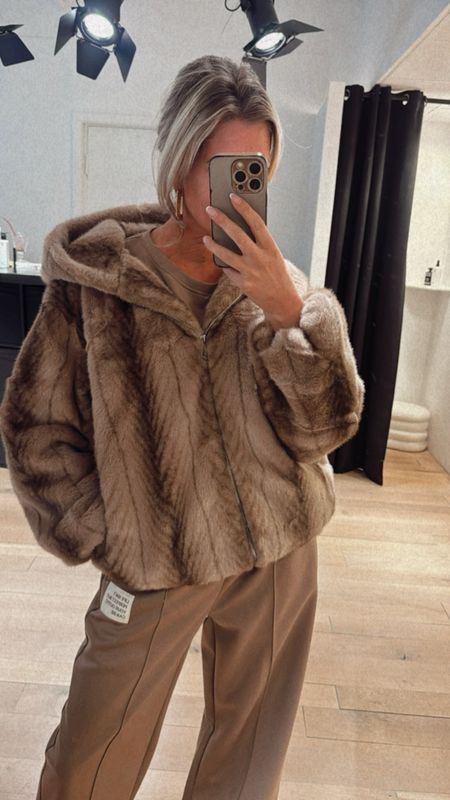 Faux fur jacket Camel 