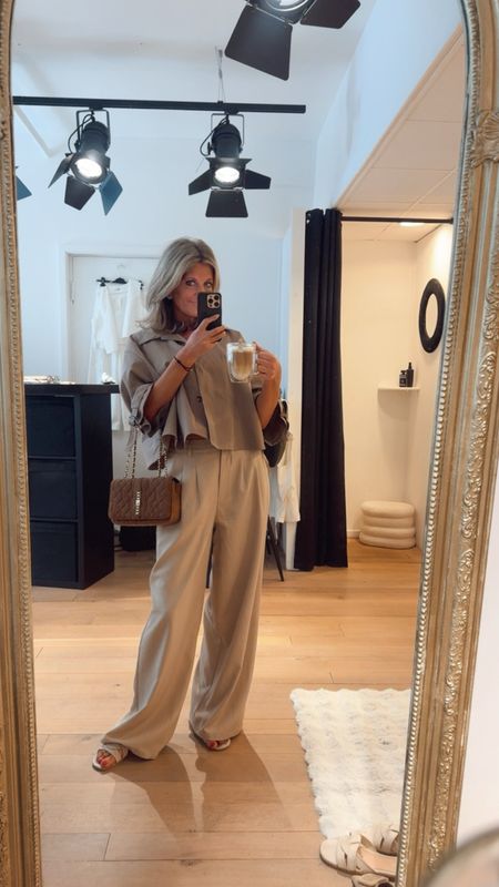 Cato trenchcoat short taupe