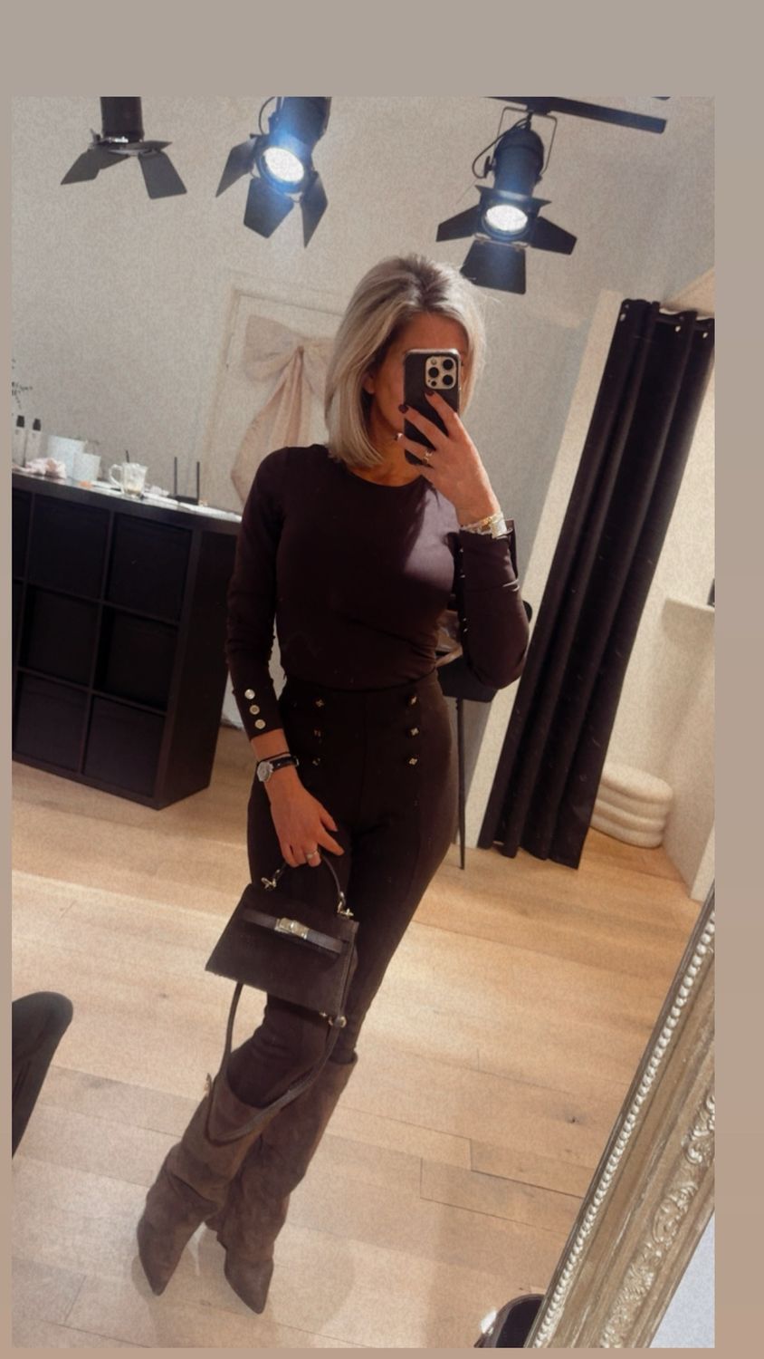 Nikkie Basic Oshawa Top Met Knoopdetails