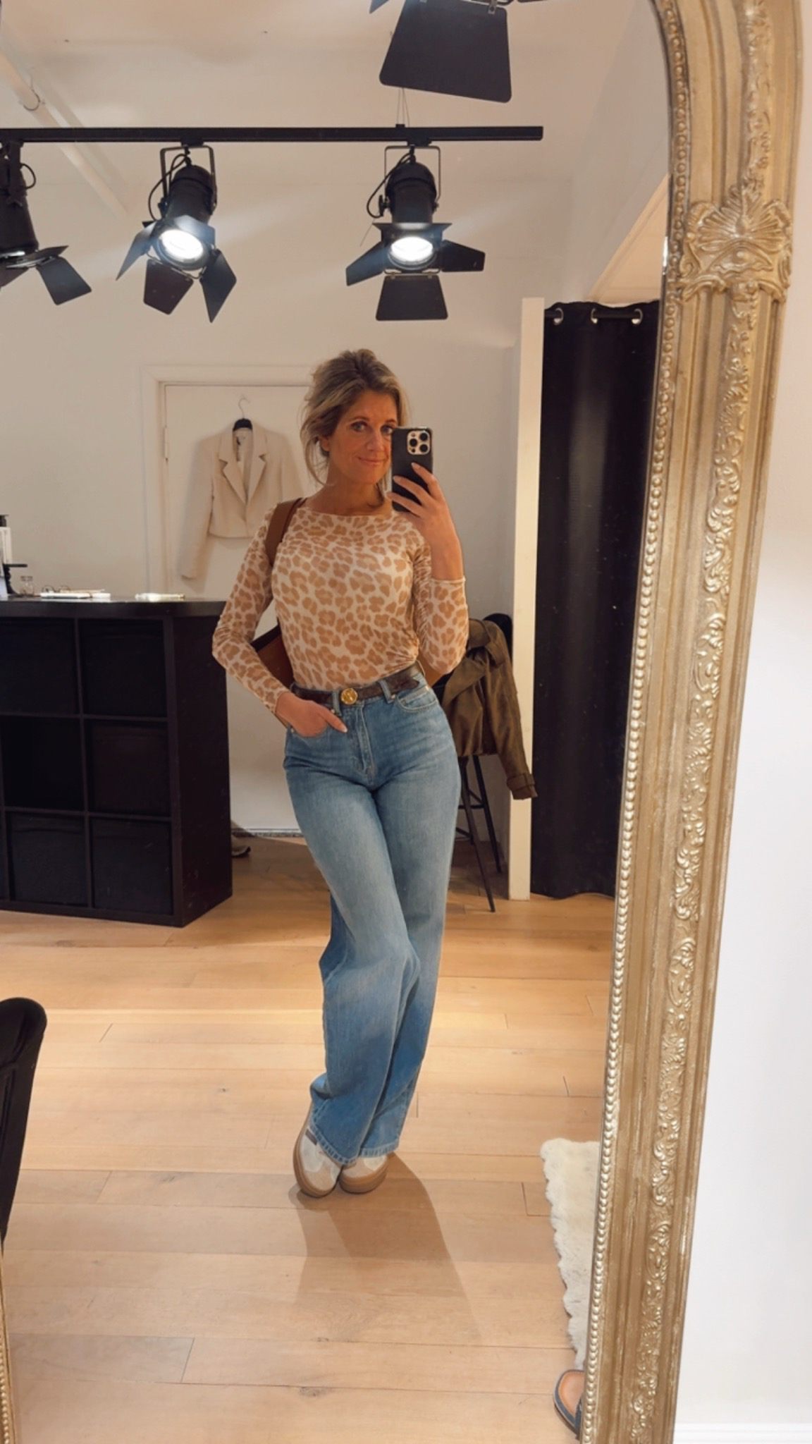 Cashmere Leopard top beige ?