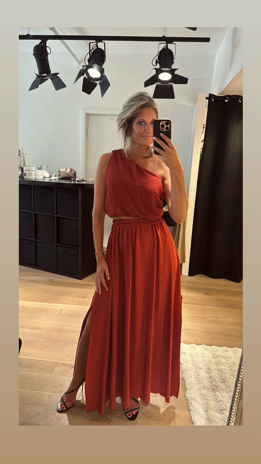 Rosi twinset one shoulder rood
