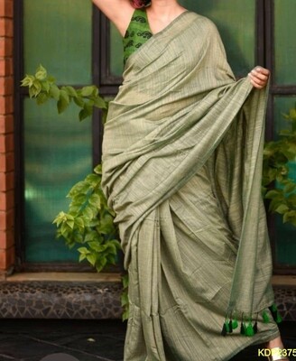 Traditional Khadi Saree with contrast border Traditional Khadi Saree with contrast border