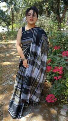 Dhaniakhali traditional Jamdani Saree with jacquard weaving Dhaniakhali traditional Jamdani Saree with jacquard weaving