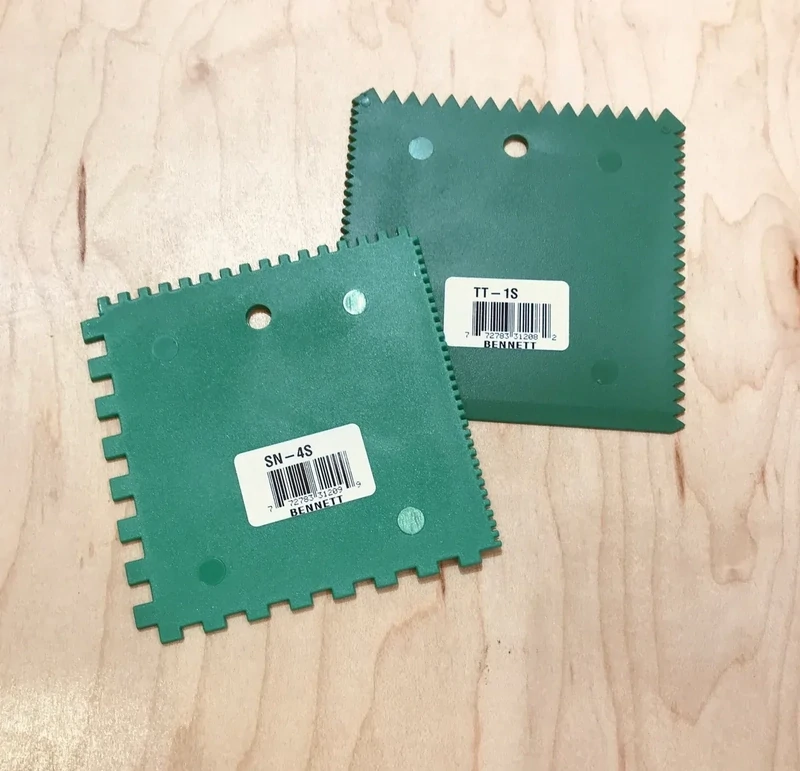 1/8X3 V-NOTCH SPREADER