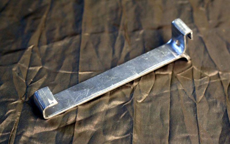 4 inch aluminum gutter hanger for mounting gutters to the fascia.