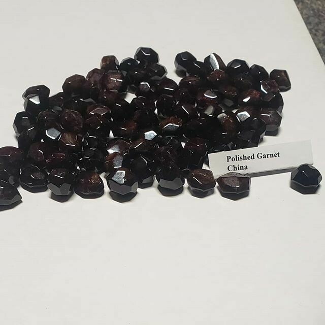 Medium Polished Garnets
