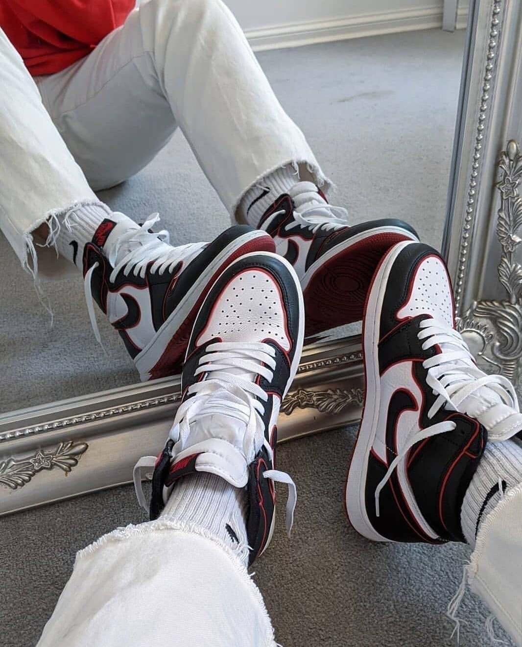 Nike Jordan 1 Retro High Bloodline