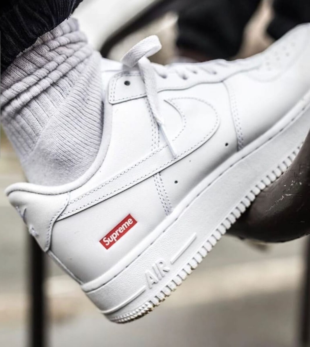 Nike Air Force 1 x Supreme 