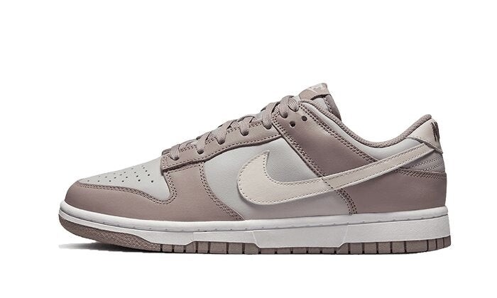 Nike
Dunk Low Bone Beige