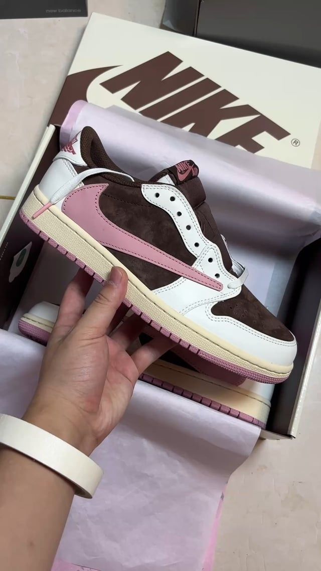 Air Jordan 1 Low x Travis Scott &#39;Dark Pony dupe