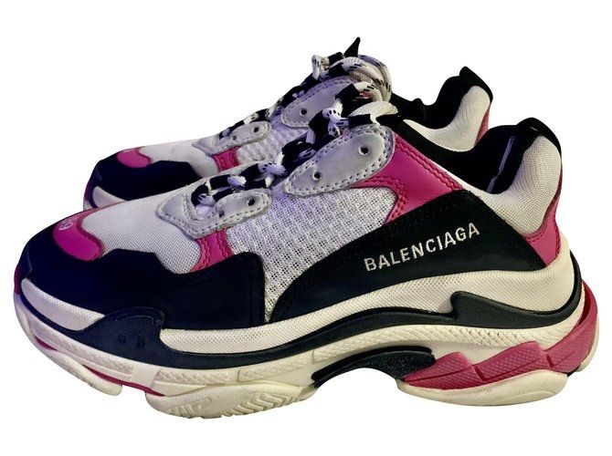 Balenciaga triples 37