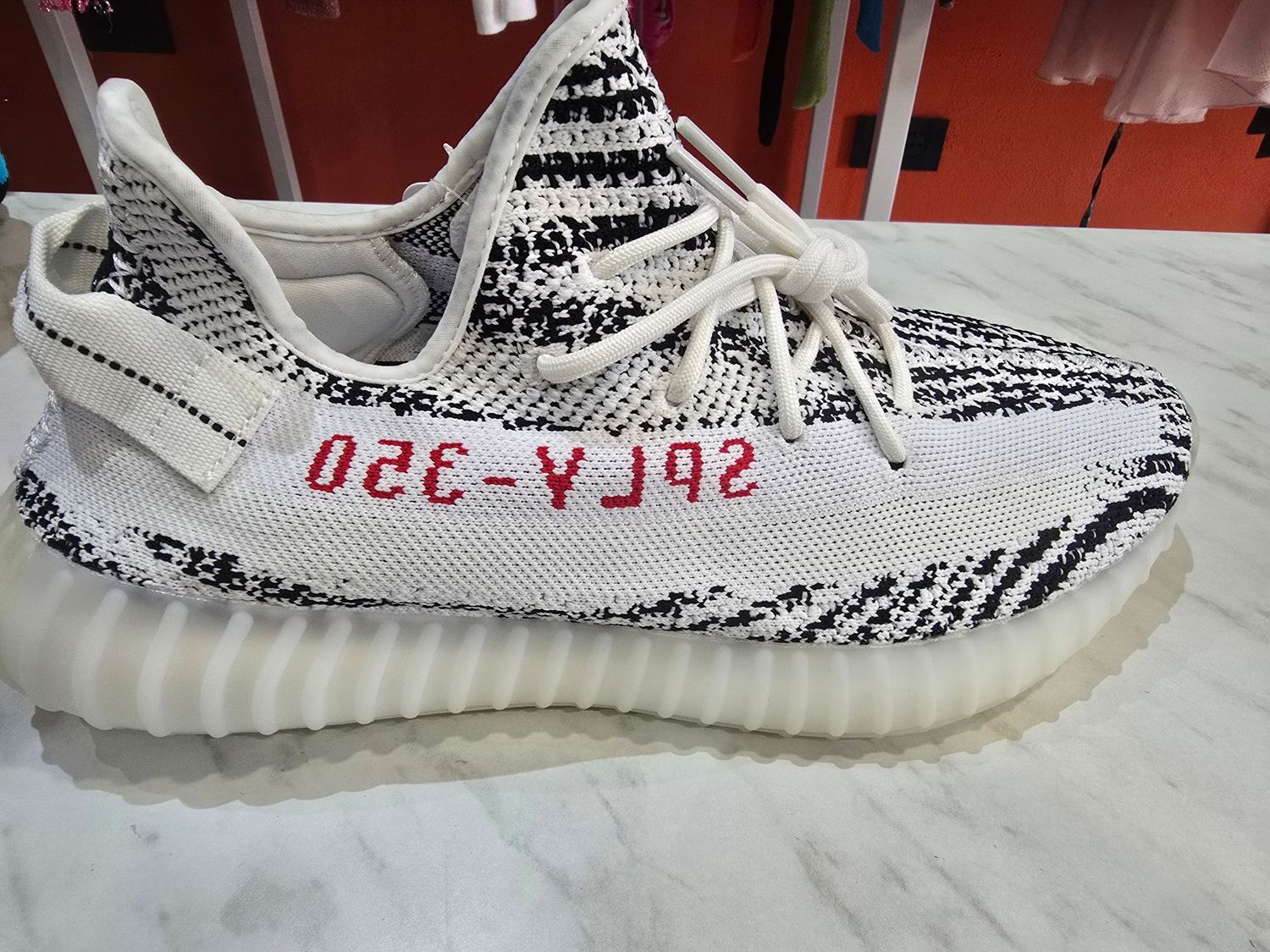 Adidas yeezy zebra 45 1/3
