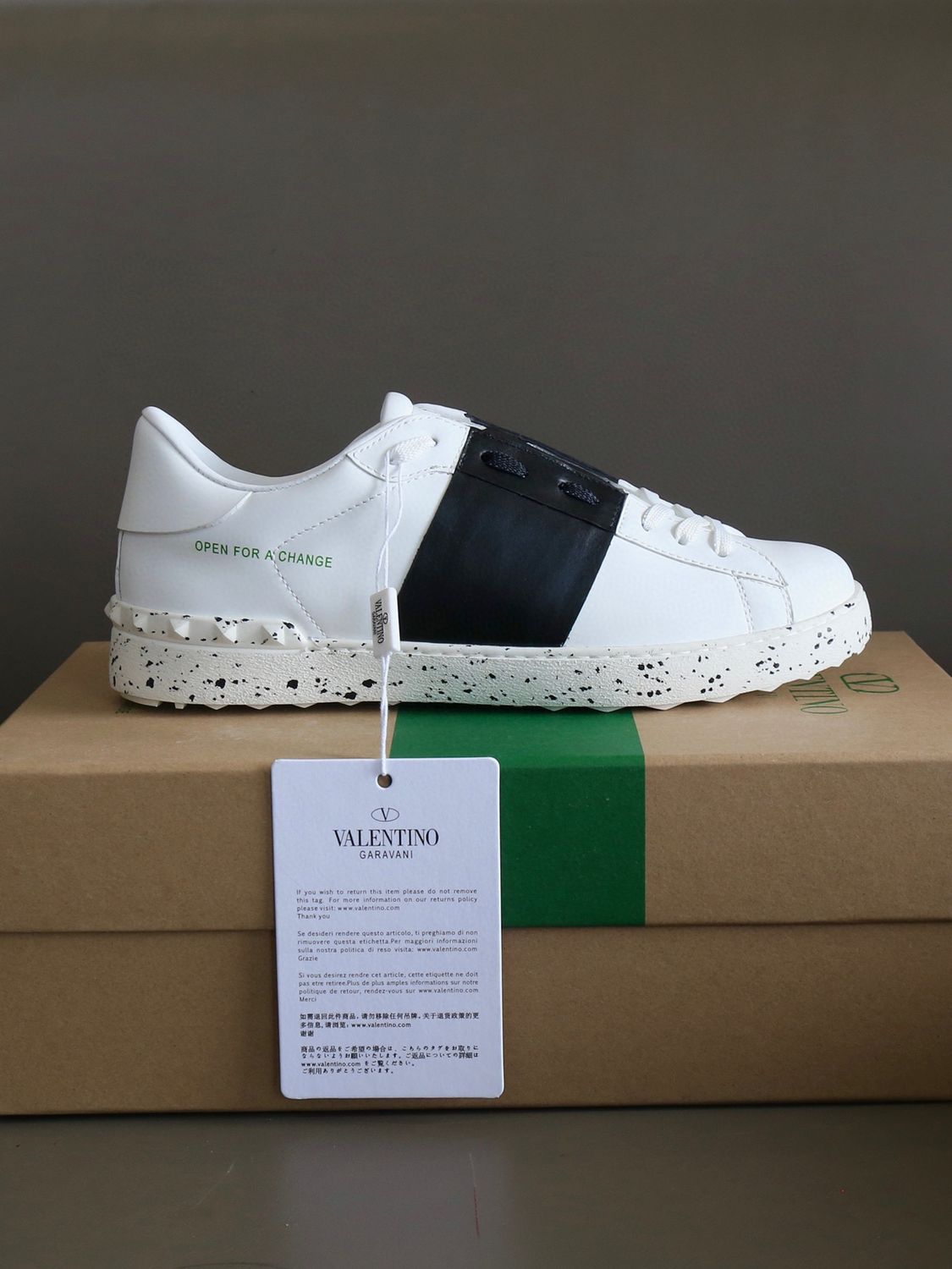 VALENTINO UNISEX DUPE SNEAKERS ROCKSTUD 