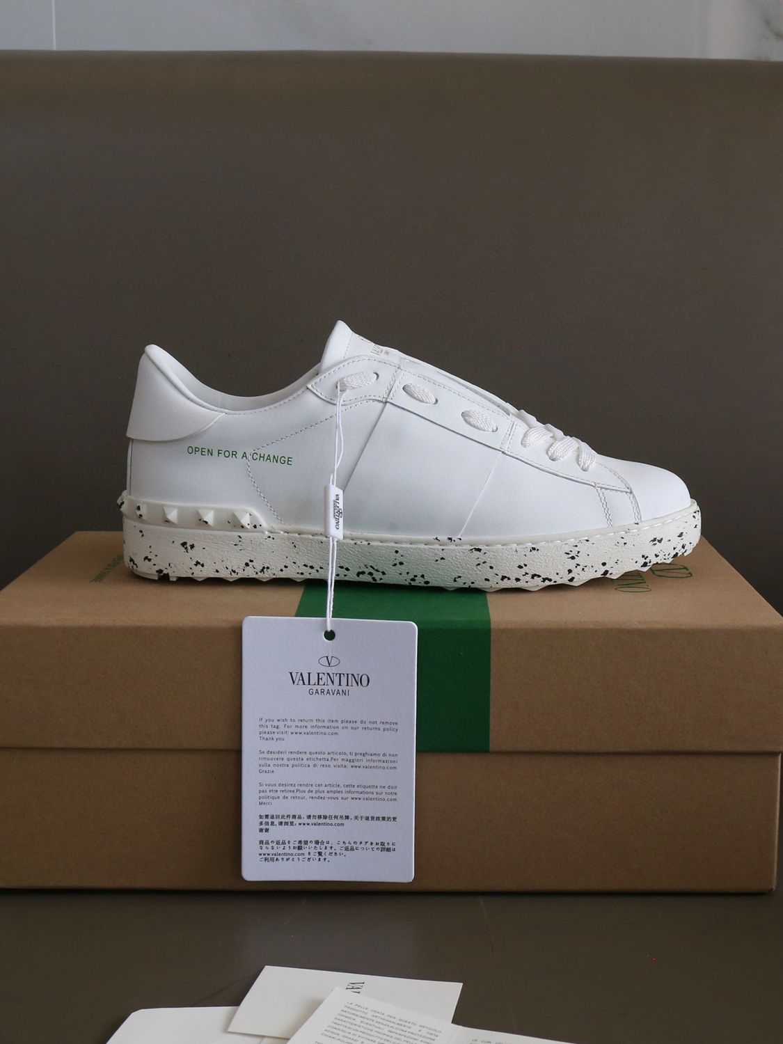VALENTINO UNISEX DUPE SNEAKERS ROCKSTUD 