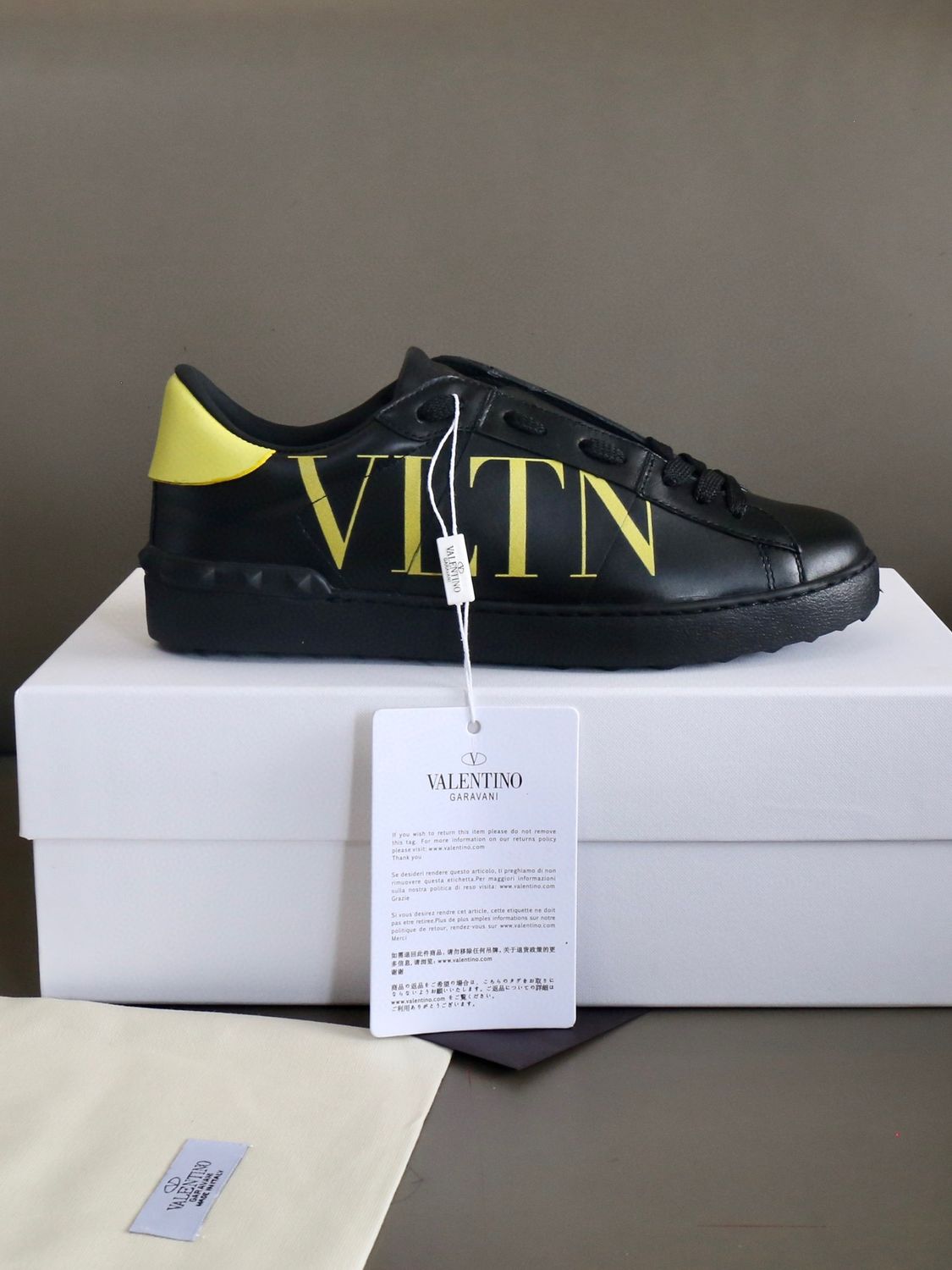 VALENTINO GARAVANI UNISEX DUPE SNEAKERS 