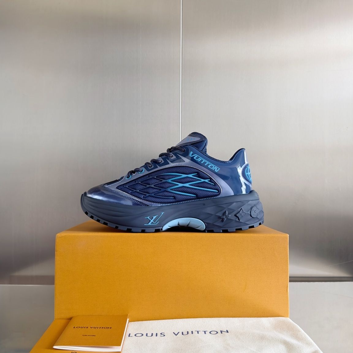 Louis Vuitton Dupe Discovery lace up 